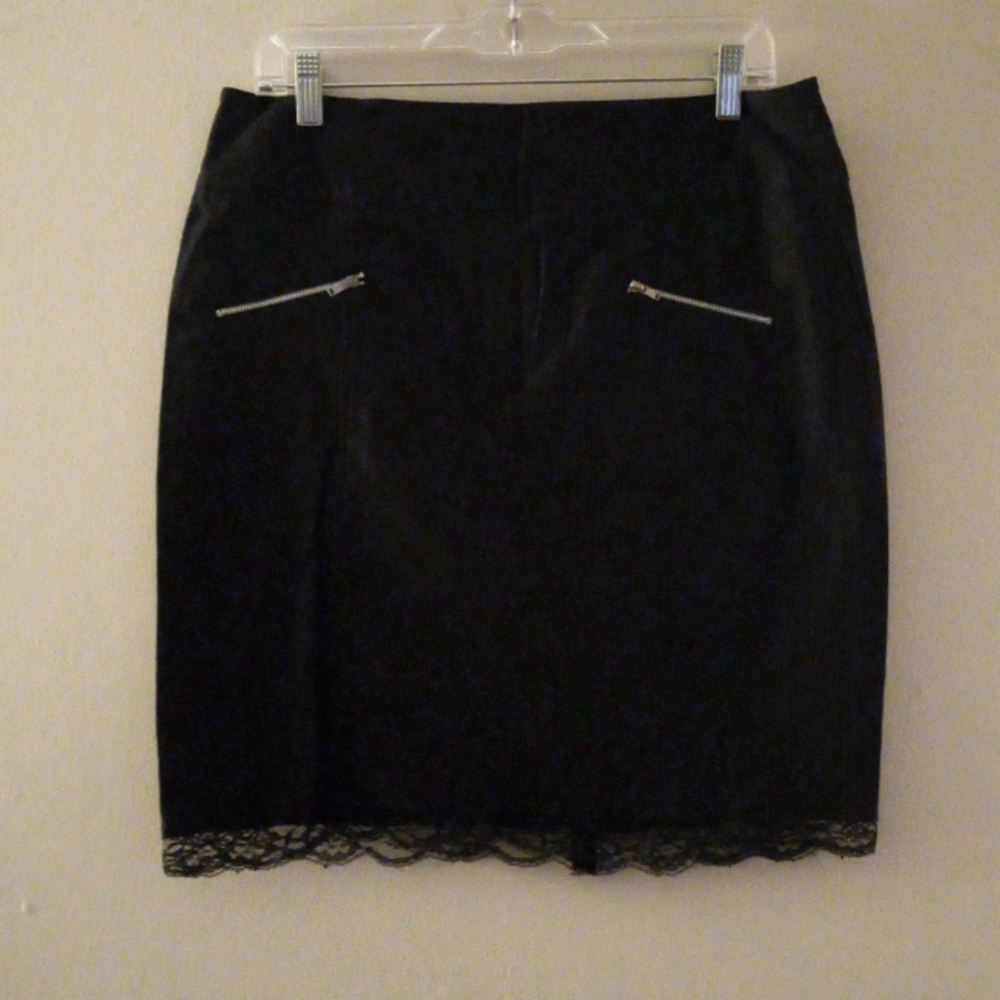 Flirtatious Black Lace Trim Pencil Skirt